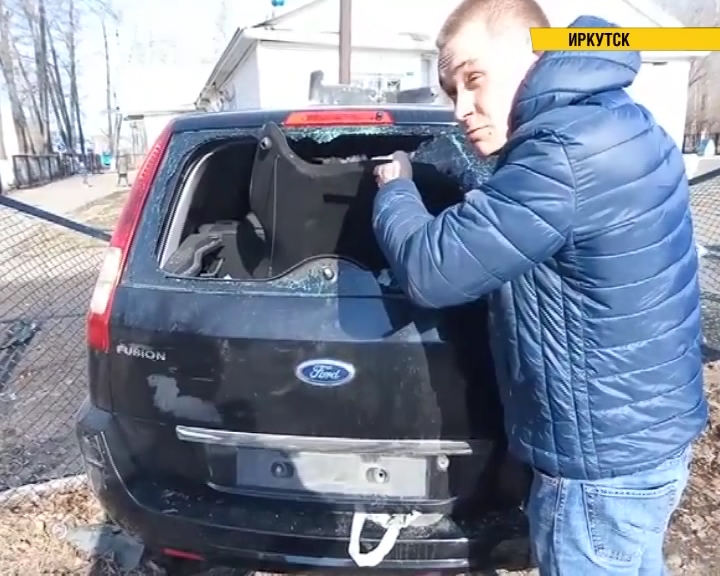 Нетрезвый водитель врезался в забор храма Александра Невского в Иркутске