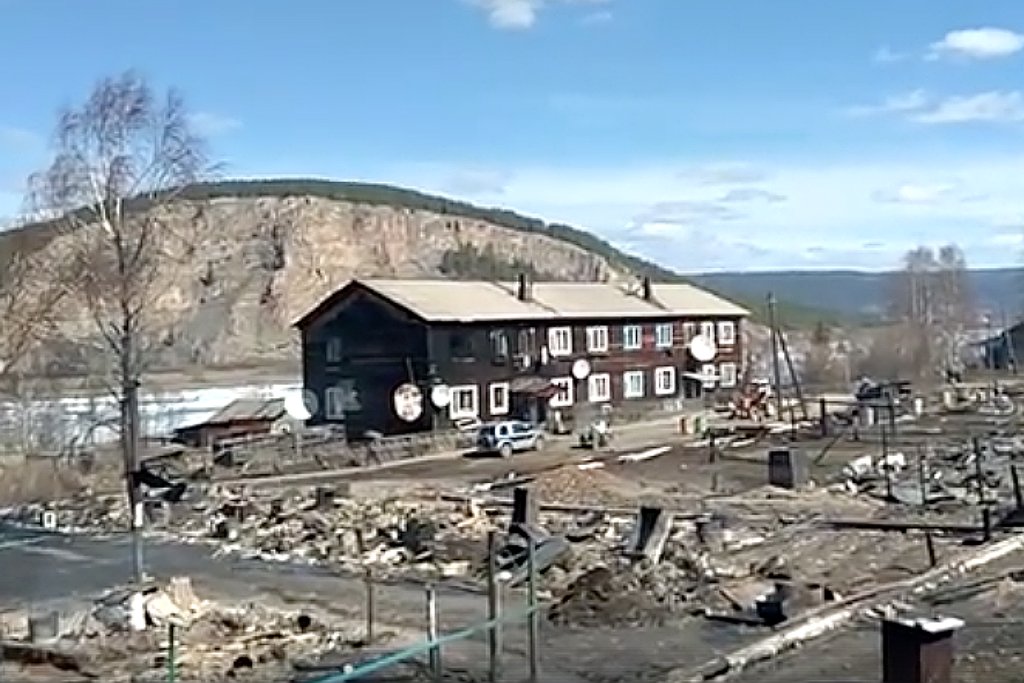 Иркутская область в огне: стихия оставила без крова сотни жителей поселка Бубновка