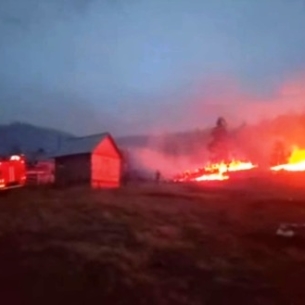 Пожар в бухте Зуун Хагун на Байкале. Сгорели семь домов.