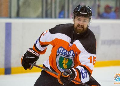 Хоккеист "Ермака" Николай Золотухин завершает спортивную карьеру игрока