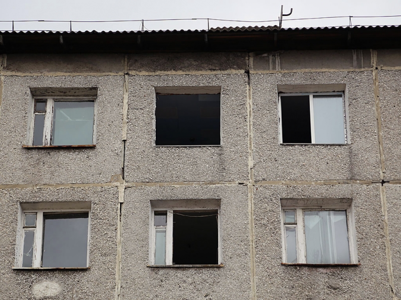 Жительница Иркутска погибла при падении из окна третьего этажа