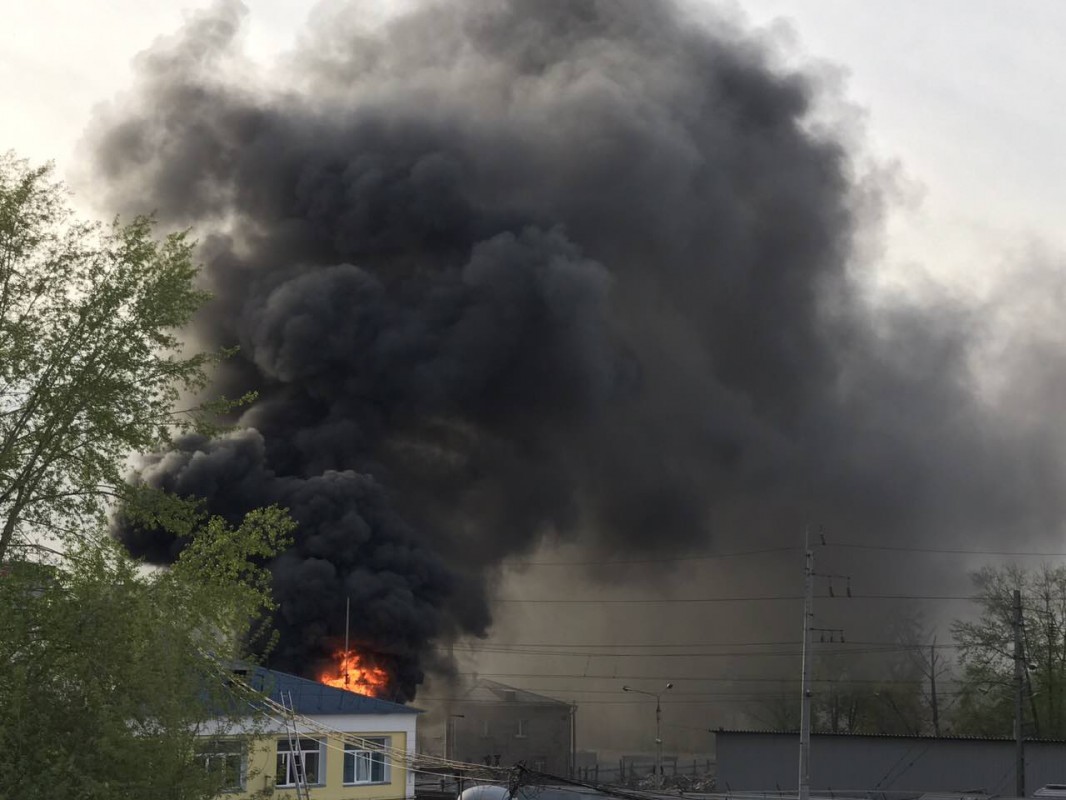 Одно из зданий вокзала Иркутск-Пассажирский загорелось в областном центре
