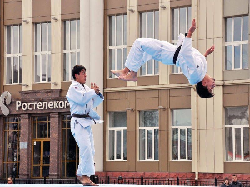 Мастер-классы по каратэ под руководством легендарного Микио Яхары стартовали в Иркутске