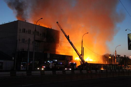 СК расследует гибель мужчины на пожаре 8 июня в Иркутске