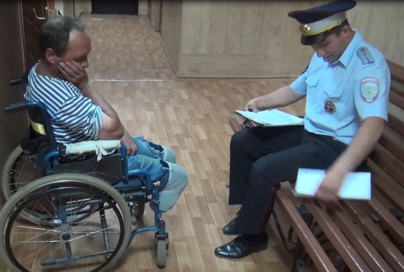 Сотрудники ГИБДД призывают сообщать о попрошайничестве инвалидов на дорогах Иркутска