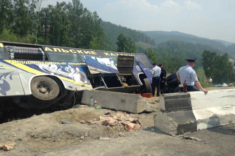 Минздрав Приангарья: 11 пассажиров пострадали в ДТП с автобусом в Слюдянском районе