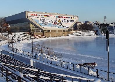 Первая из шести ледозаливочных машин "Замбони" прибыла на стадион "Труд" в Иркутске