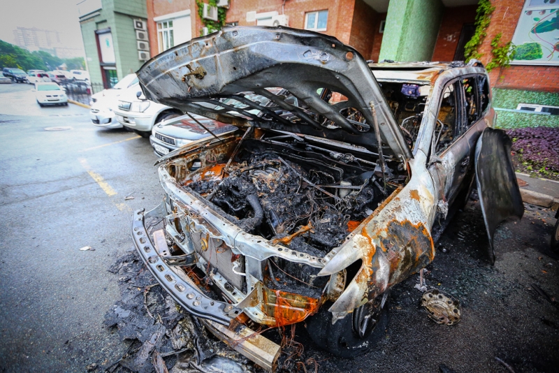НИВА сгорела дотла после столкновения с грузовиком на Московском тракте в Приангарье
