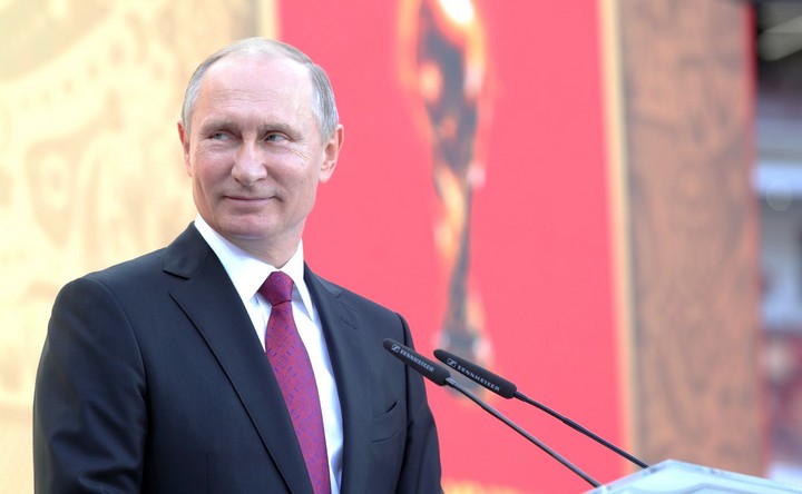 Сегодня губернатору всех российских регионов Владимиру Путину исполняется 65 лет!
