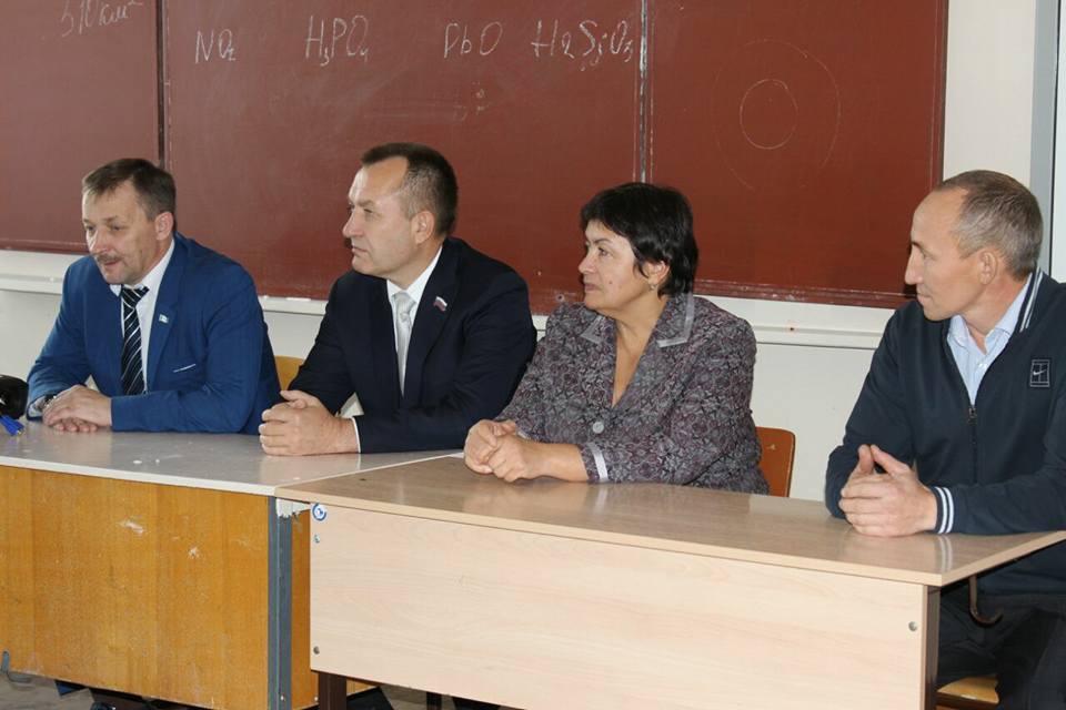 Ремонт спортзалов в северных школах Иркутской области оценили депутаты ЗС
