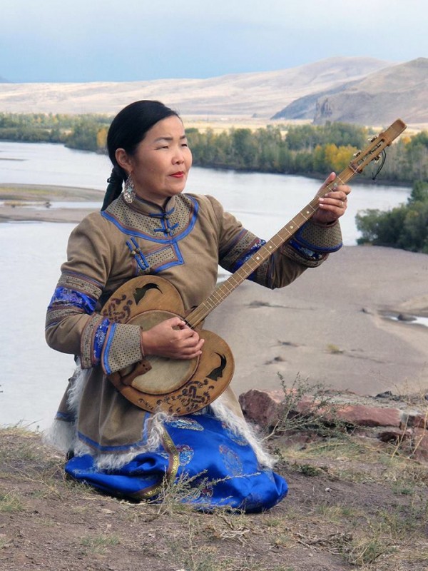 В Иркутске выступит тувинская певица, владеющая несколькими стилями горлового пения