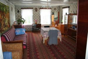 Советскую мебель для выставки принимают в Иркутском краеведческом музее