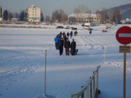 Первый пеший ледовый переход через Лену открылся в Киренске