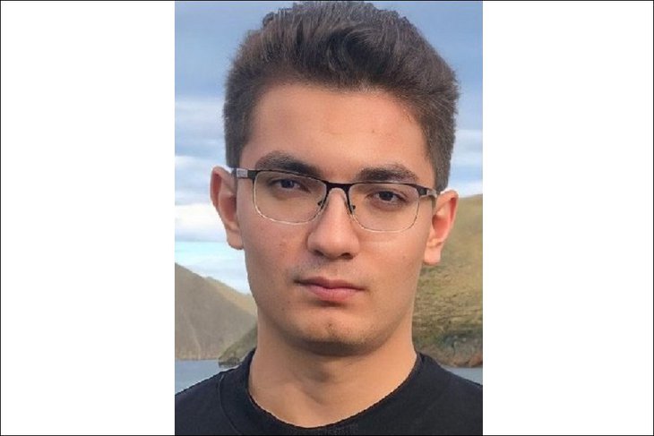 В Иркутске волонтеры разыскивают 19-летнего Дмитрия Орешкова