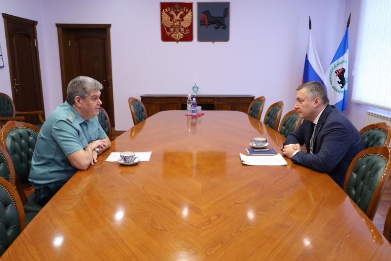 Итоги работы Иркутской таможни в 2022 году обсудили генерал-майор службы Сергей Зинченко и губернатор Игорь Кобзев