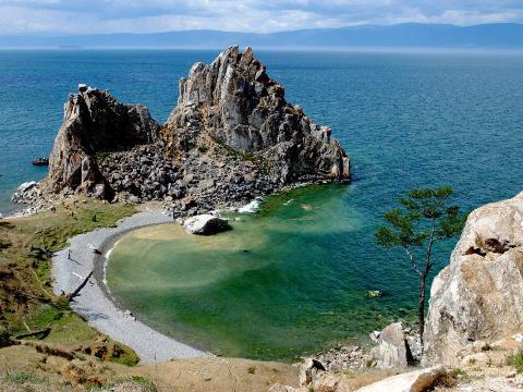 Озеро Байкал вошло в топ-10 направлений для фитнес-туризма