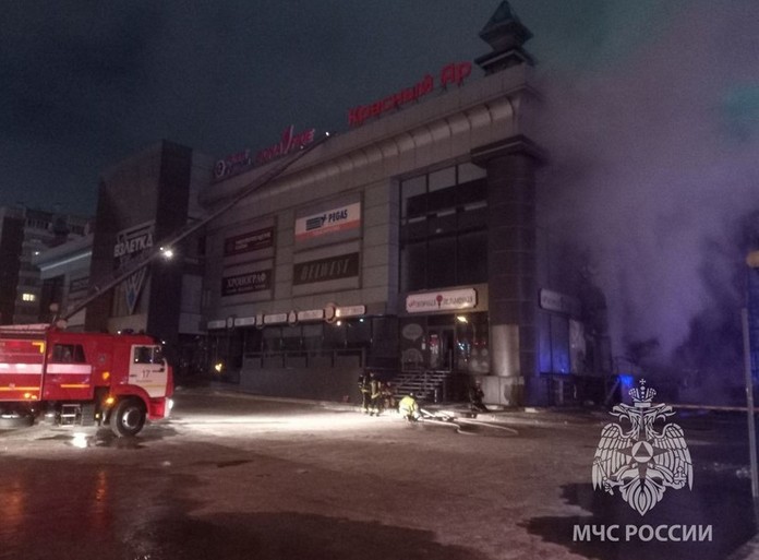 В Красноярске произошёл серьёзный пожар в торговом центре &#171;Взлётка Плаза&#187;