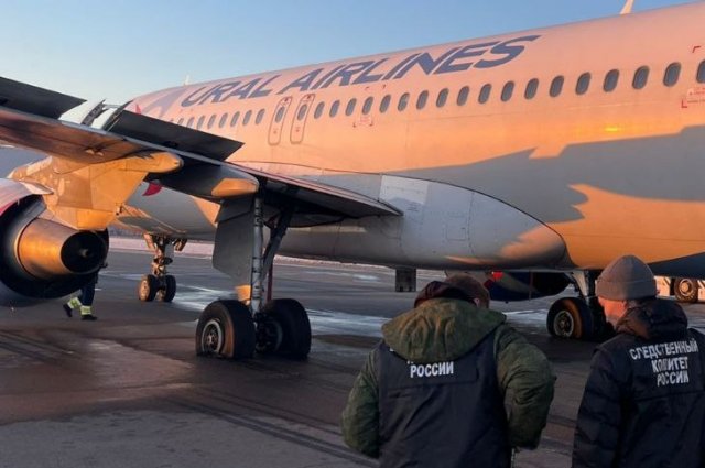 Причиной ЧП с  рейсом Душанбе-Иркутск 2 ноября стал ремень от сумки пилота