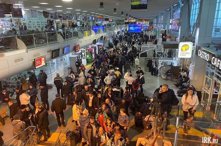 Причиной аварийной посадки Airbus в аэропорту Иркутска стало случайное переключение тормоза сумкой