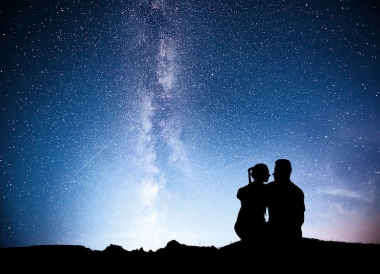 Любовный гороскоп на 2 декабря: сможете ли вы провести вдвоем вечность?