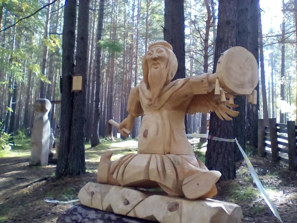 Единственный в России парк деревянных скульптур под открытым небом «Лукоморье»