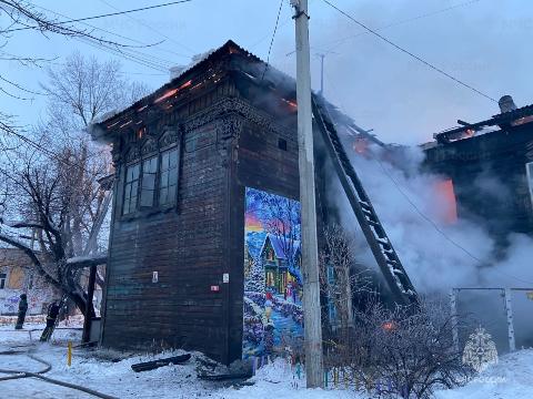 Многоквартирный деревянный дом горел в Нижнеудинске