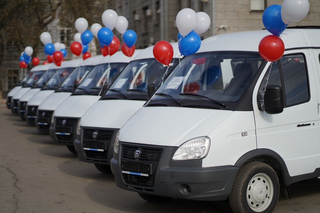 Многодетные семьи Иркутской области приглашают принять участие в конкурсе по предоставлению микроавтобусов