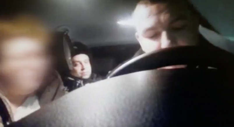 В Усть-Илимске задержали пьяную женщину-водителя, чье авто "бросало" в разные стороны