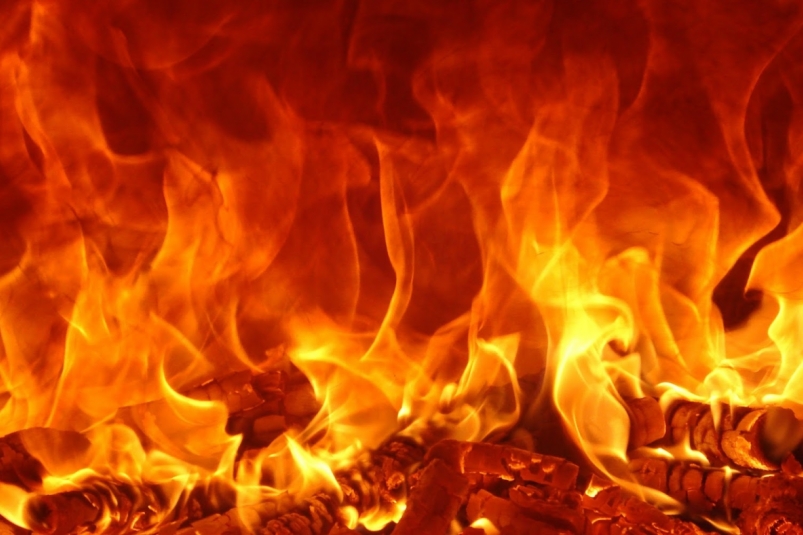 Крупный пожар произошел на лесоперерабатывающем предприятии в поселке Чунском Приангарья