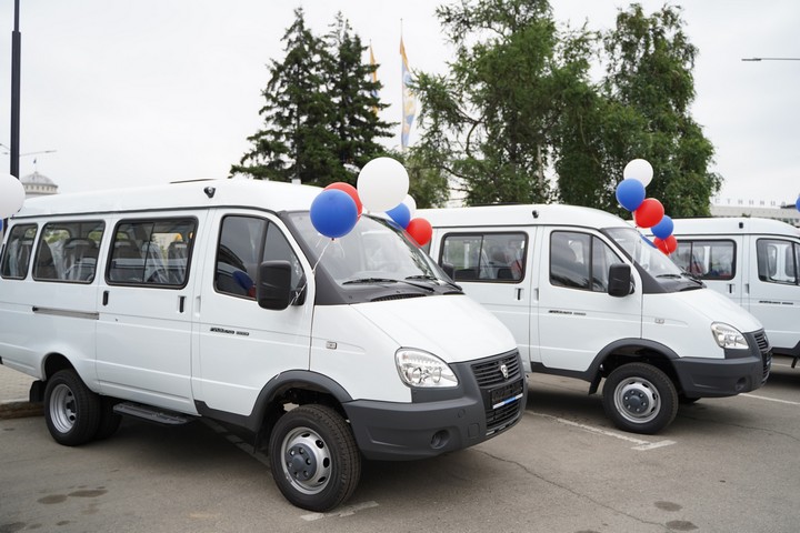 В Иркутской области смягчили условия конкурса на предоставление микроавтобуса многодетным семьям