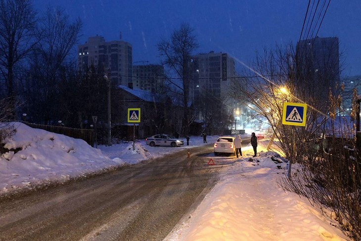 Водитель Toyota Corolla сбил 15-летнего подростка в Иркутске