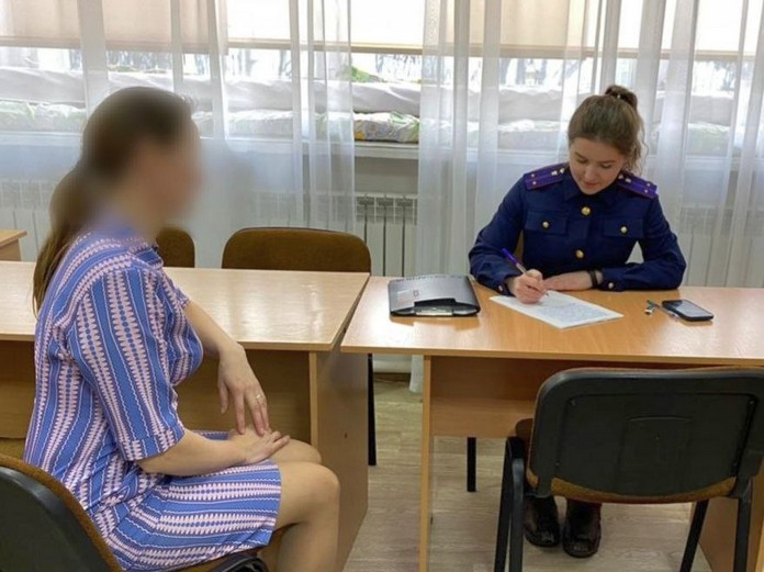 Воспитателя детского сада в Иркутской области подозревают в жестоком обращении с ребёнком