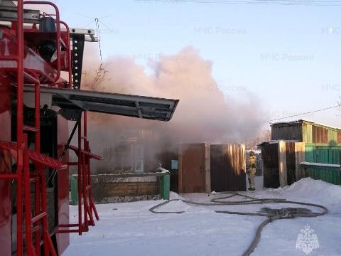 Три человека погибли на пожарах в Иркутской области на выходных