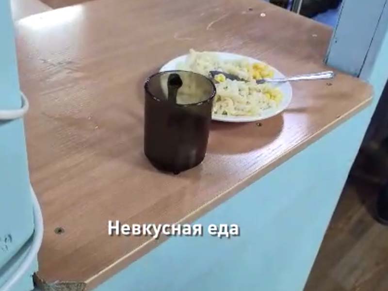 Антисанитарию и недовес порций обнаружили в столовой деревенской школы под Иркутском