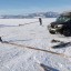 Спасатели вытащили провалившийся в становую трещину УАЗ на Байкале