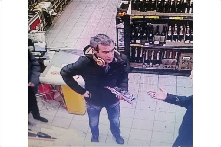 В Ангарске полиция разыскивает мужчину, ударившего посетителя магазина