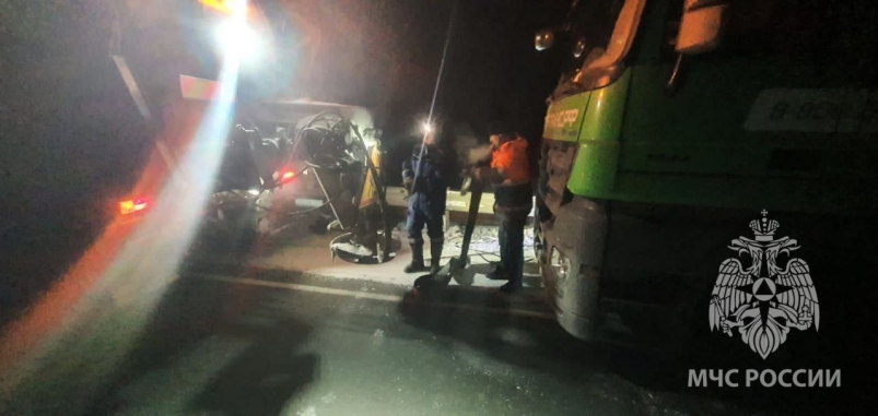 Огнеборцы спасли замерзающих дальнобойщиков на федеральной трассе в Тайшетском районе