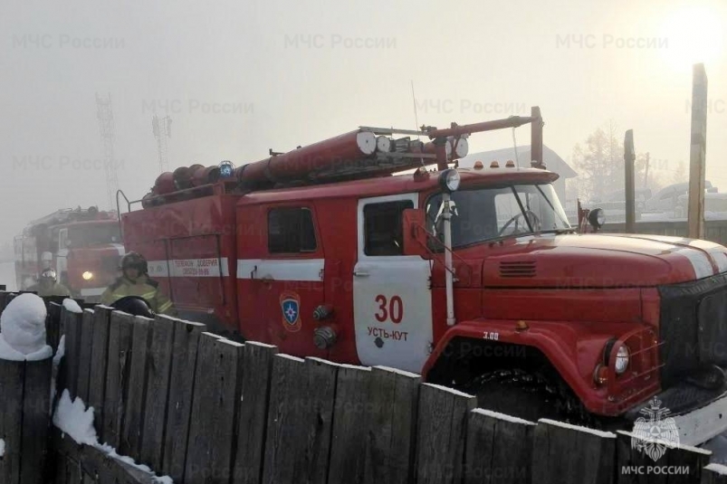 34 человека были эвакуированы на пожарах в Иркутской области за сутки