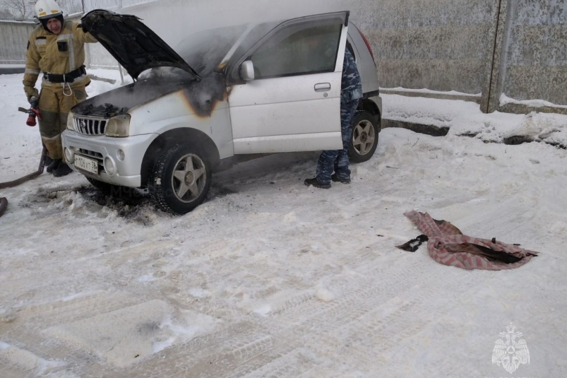 Десять автомобилей горели в Иркутской области 23 января