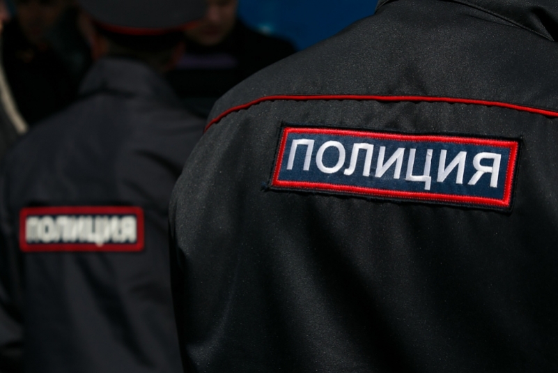 Жителя Мурманска с амфетамином и марихуаной задержали в иркутском аэропорту