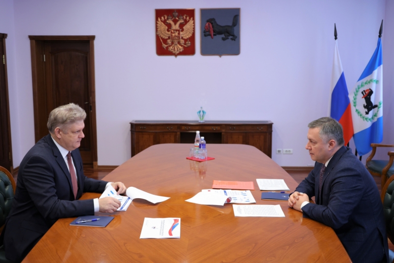 Полпред президента в СФО и глава Приангарья обсудили развитие Байкальска и Усолья