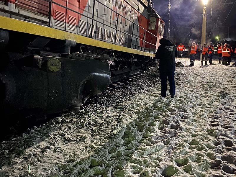 Стала известна причина схода локомотивов с рельсов на станции Гидростроитель в Братске
