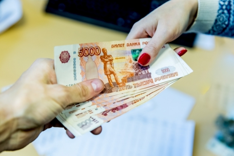 В Иркутске аферист подсунул пенсионерке "билет банка приколов" и попросил сдачи