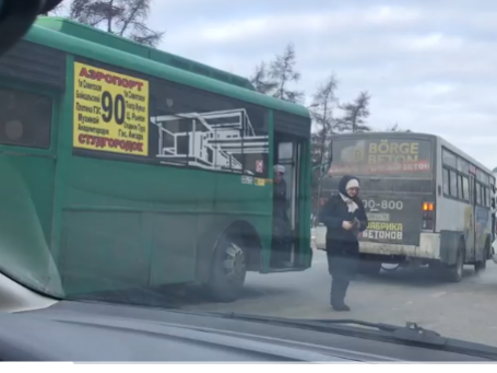 Во время скрытой проверки автобуса №90 в Иркутске сотрудники ГИБДД выявили 18 нарушений