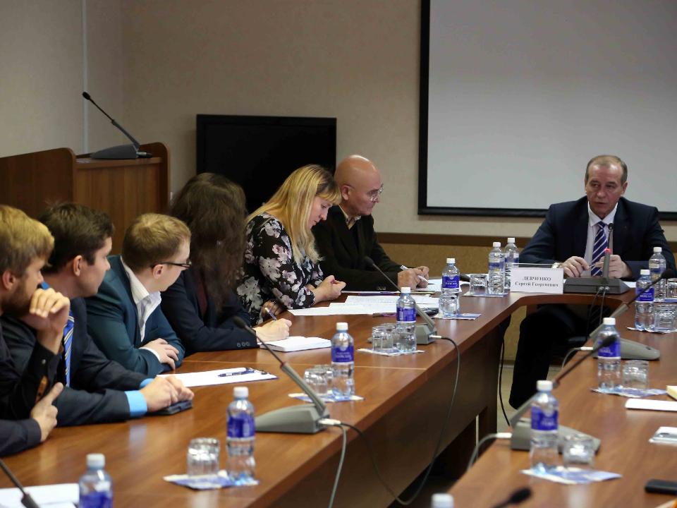 Губернатор Сергей Левченко обсудил с молодыми учеными их участие в развитии Иркутской области