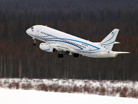 Суперджет "Газпром Авиа" не смог вовремя вылететь из Иркутска