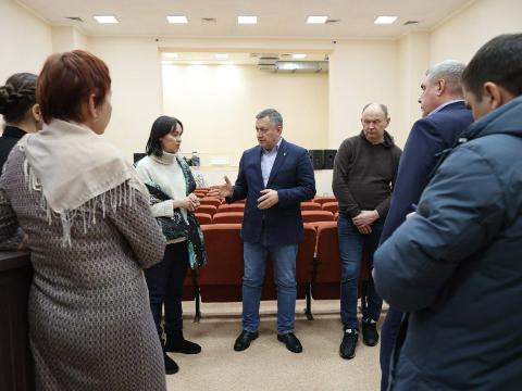 Игорь Кобзев поручил проработать вопрос переоснащения районного Дома культуры в Куйтуне
