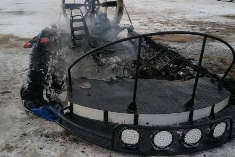 Судно на воздушной подушке сгорело на Байкале