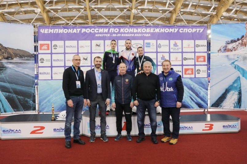 Спикер ЗС Приангарья наградил победителей чемпионата России по конькобежному спорту
