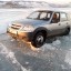 Chevrolet Niva и Toyota Camry частично провалились под лед на Байкале